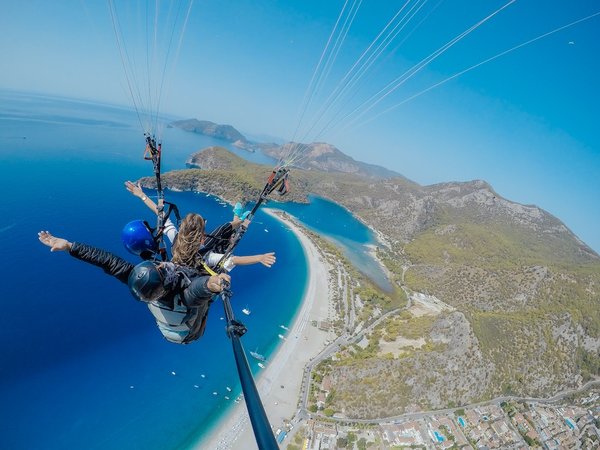 Quelles sont les meilleures destinations mondiales pour un saut en parachute ?