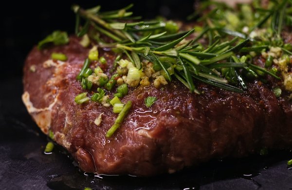 Quels sont les meilleurs condiments et marinades pour barbecue ?