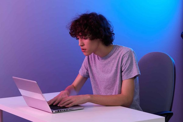 Évaluation Détaillée de Mystake : Retours d'Expérience et Fiabilité du Site