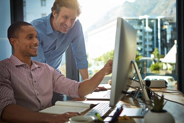 Quelles sont les étapes de test et de validation avant le lancement d'un site web?